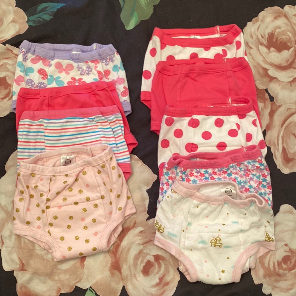 Lot of 9 Gerber training pants girls 2T